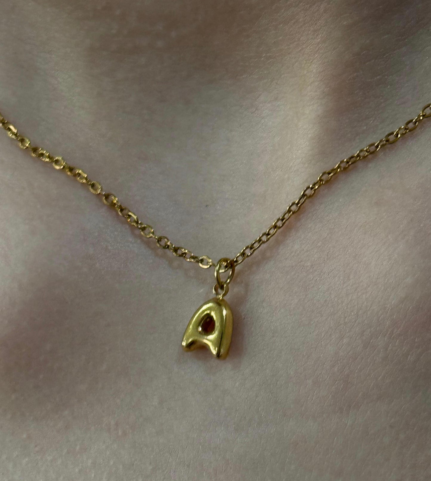 COLLAR ACERO LETRAS