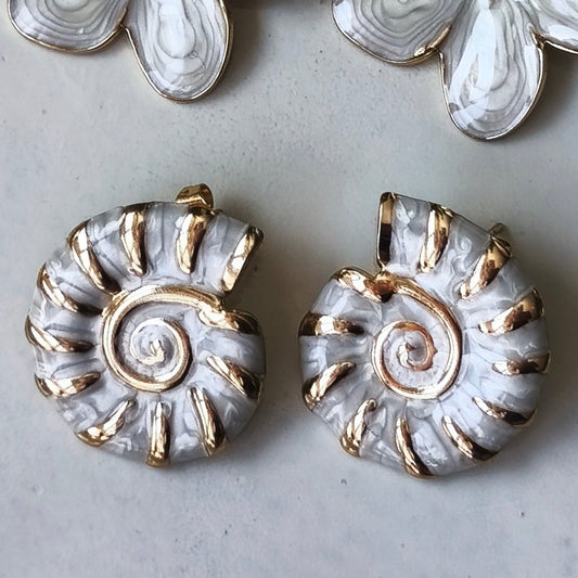 PENDIENTES CARACOLA NÁCAR
